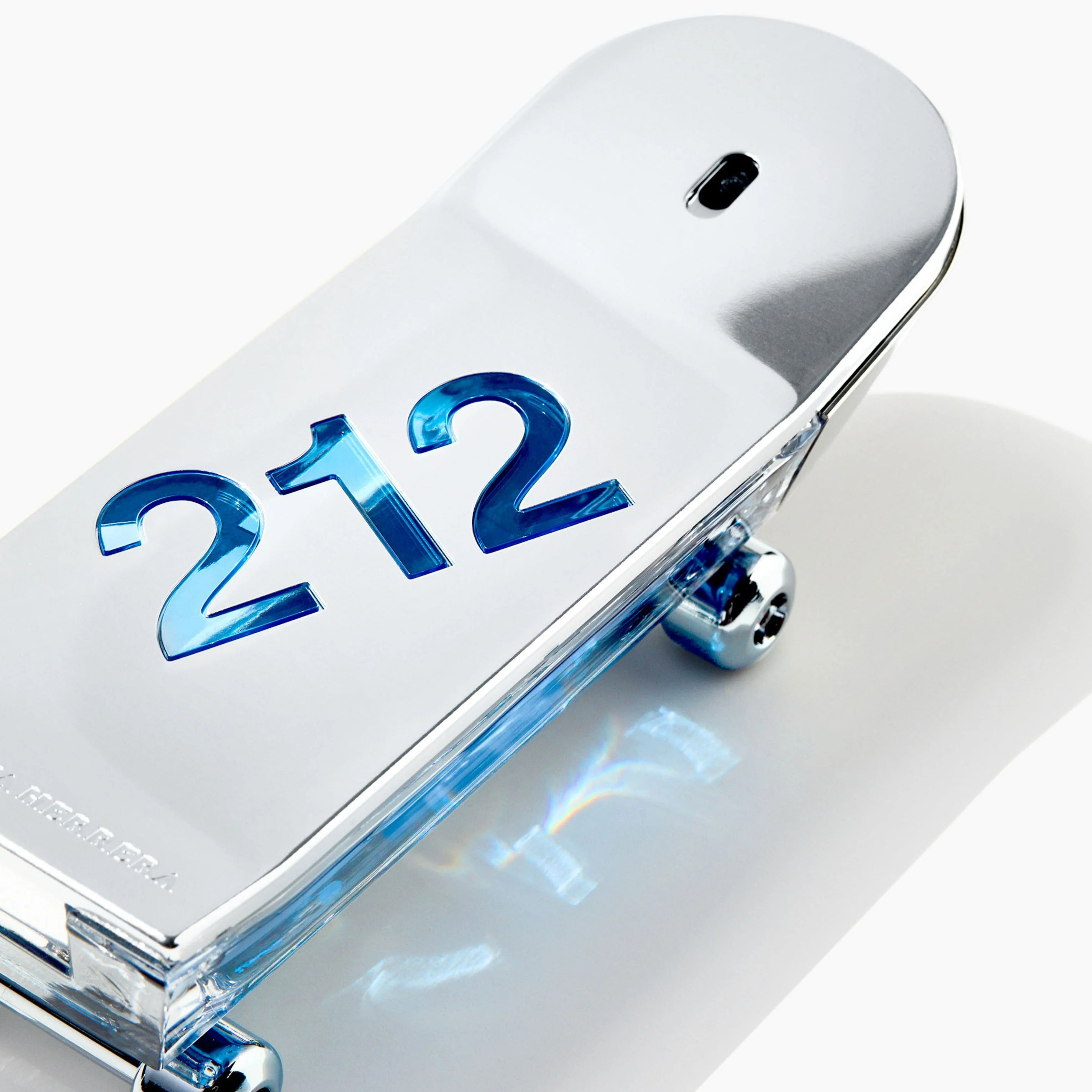 Carolina Herrera 212 Heroes eud de toilette